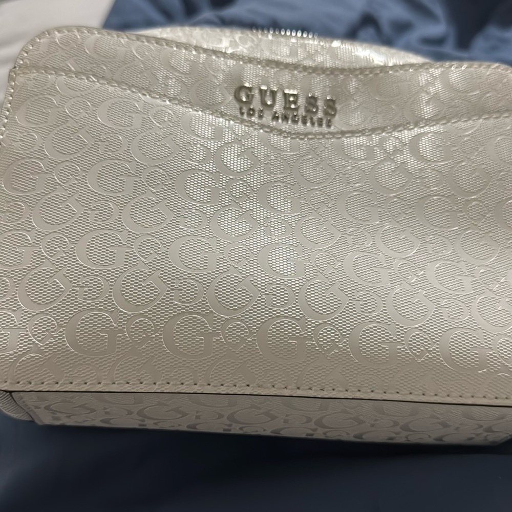 New no tag GUESS Crossbody Handbag
Purse Shoulder Bag Logo New no tags